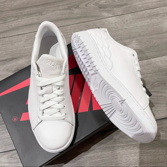 Air Jordan 1 Low White Men’s - Picture 7 of 8